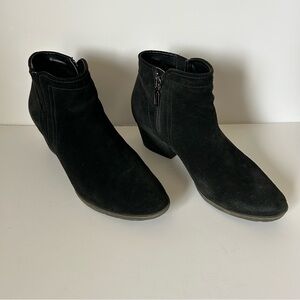 Blondo Waterproof Black Suede Almond Toe Inside Zip Rubber Sole Bootie - 7 M